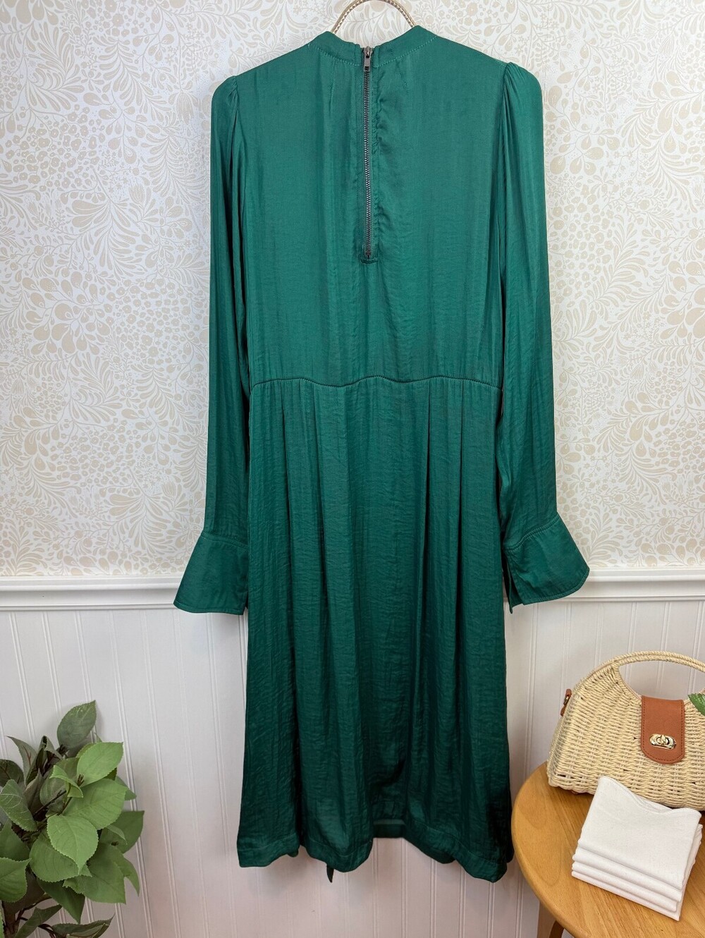 Free People Green High Slit Embroidered Front Midi Dress - Size - Medium - NWT - Picture 5 of 10